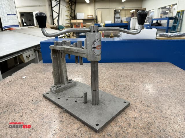 Lot 1-17728 - (1) Cedarberg Industries E-Z tapper (missing 7/16" and 3/4" taps).