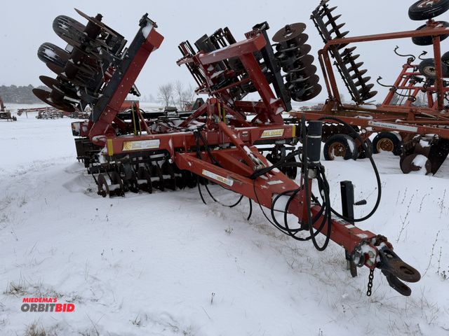 Lot 1-10419 - (1) McFarlane reel disc, model RD-4020-RB6, S/N 1735, approx. 24' wide, tandem wheels, hydraulic fol...