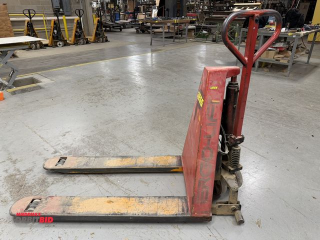 Lot 1-16260 - (1) Lift-Rite, model ERGO3000, 12V, 3000 lb. capacity electric pallet jack, in working condition, wi...
