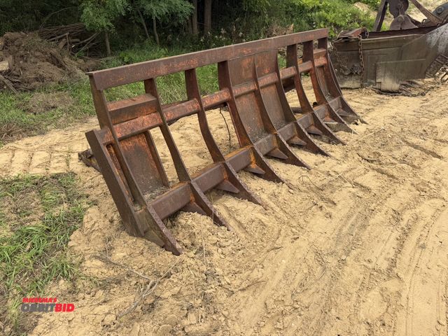 Lot 1-18334 - (1) 134" wide dozer root rake.