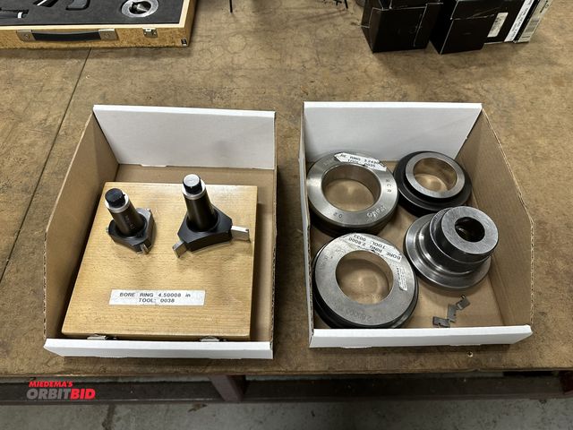 Lot 1-19507 - Lot of assorted bore rings, (1) 2 5/8"-3 1/4" I.D. attachment, and (1) 3 1/4"- 4" capacity I.D. atta...