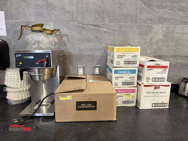 Lot 1-11146 - (1) Curtis model D60GT12A000 commerical grade automatic coffee maker with hot water spigot, (2) cara...