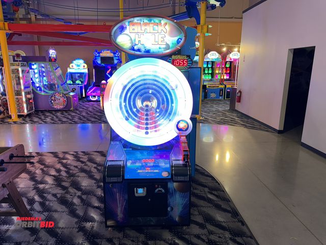 Lot 1-11220 - (1) 2017 Uniana, model Black Hole, arcade ball launch game, S/N UBH2018-1-027, electronic payment, i...