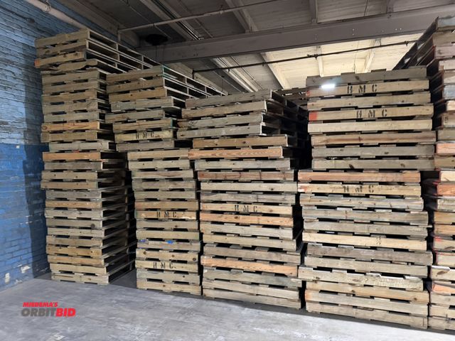 Lot 1-17541 - Lot of approx. (100) 92" long x 33" wood pallets.