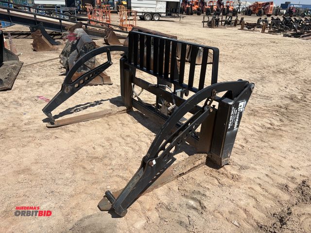 Lot 1-18310 - (1) JLG universal forklift / telehandler fork attachment, model 100142247, 48" long x 6" wide forks