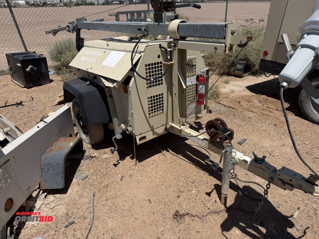 Lot 1-18230 - 2005 Ingersoll Rand Light Source Light Tower, 3 cylinder diesel engine, 4-light extendable tower, ha...