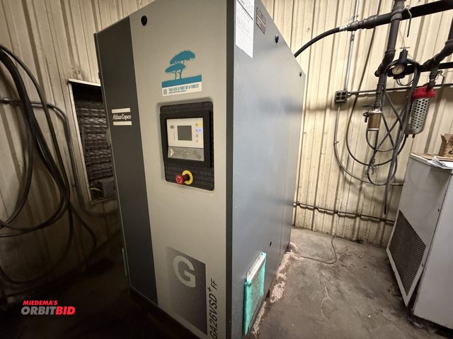 Lot 1-1651 - 1995 Atlas Copco GA26VSD Air Compressor 34-HP, Rotary Screw Type, Variable Speed; Vanir RA200 Air Dr...