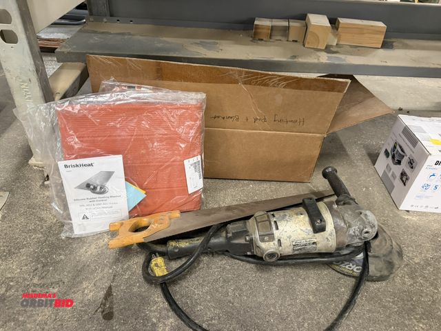 Lot 1-16954 - Lot of (3) Brisk Heat silicone rubber heating blanket with controls, SRL-ADJ Series, Black and Decke...