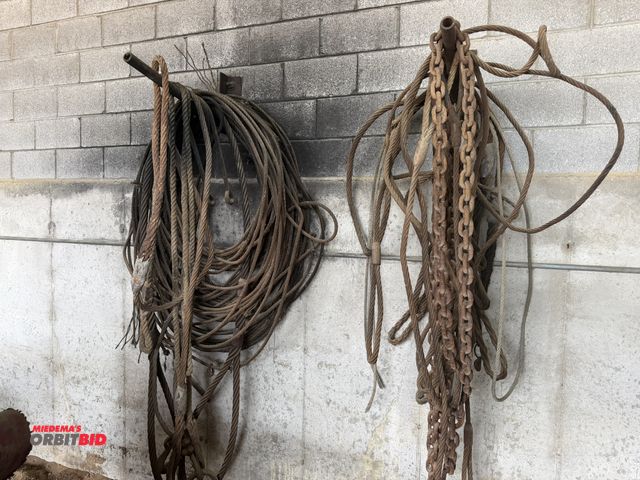 Lot 1-18294 - Large lot of galvanized steel chokers/lift straps, various sizes and lengths up to 2" diameter, and ...