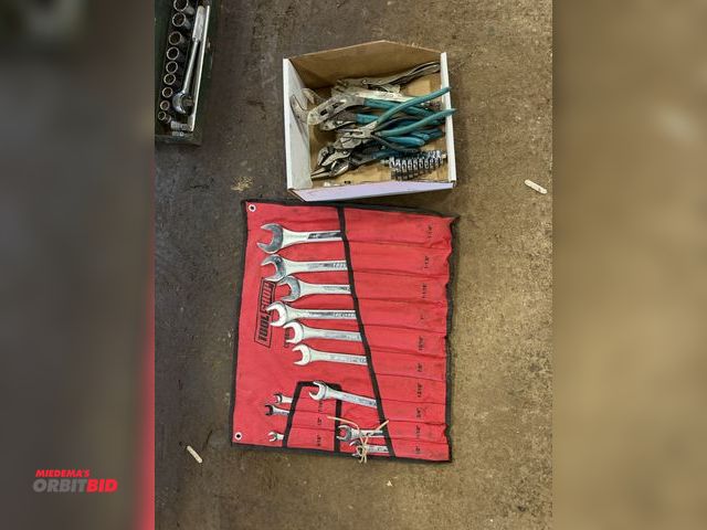 Lot 1-18460 - Lot of assorted tools, includes (1) set of Tool Shop wrenches, sizes 9/16" up to 1 1/4" with roll up...