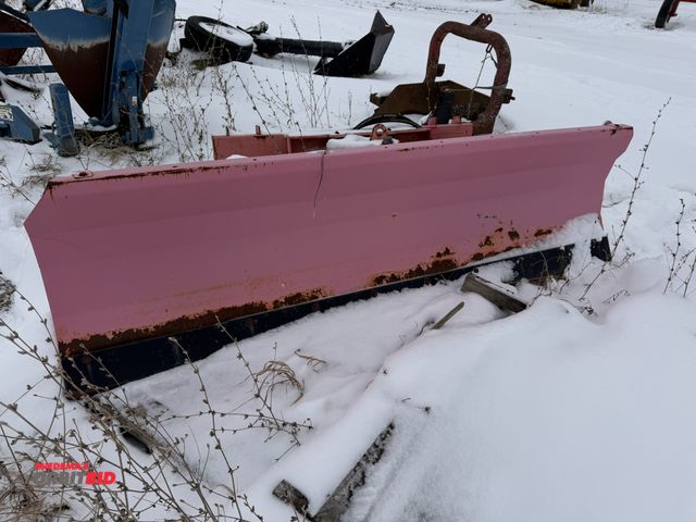 Lot 1-10436 - (1) TMG snow plow with skid steer mount, 86.5" wide, bolt-on cutting edge, no visible S/N or ID tag.