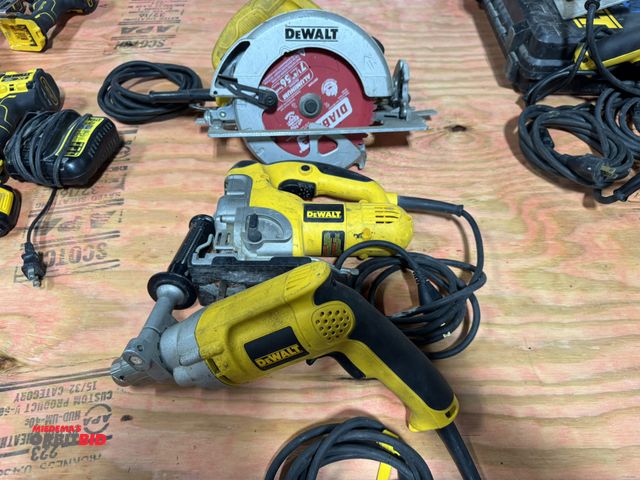 Lot 1-16424 - Lot of assorted DeWalt power tools, includes (1) 7 1/4" circular saw, model DWE575, (1) orbital jigs...
