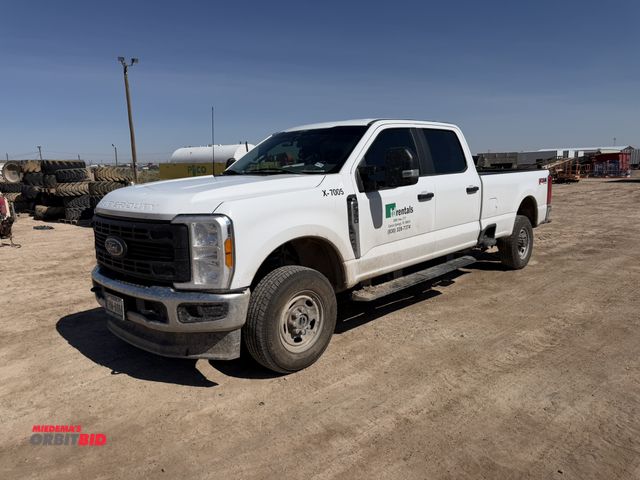Lot 1-18128 - 2023 Ford F350   SD XL Crew Cab Long Box Pickup Truck