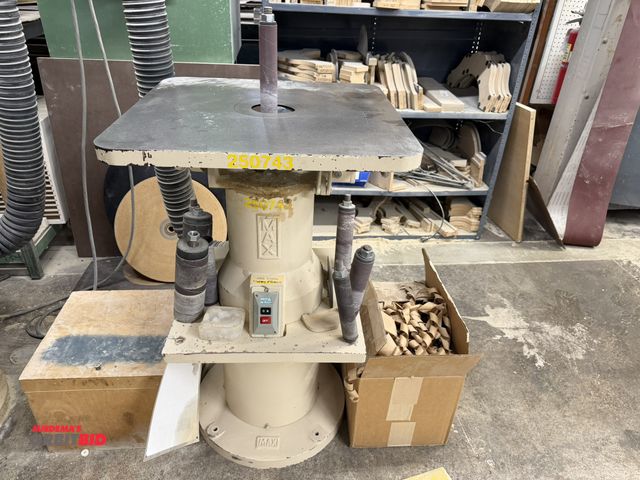 Lot 1-16489 - (1) Max, model OVS, oscillating spindle sander, 460V, 3 phase, 24" x 24" table, manual tilting table...