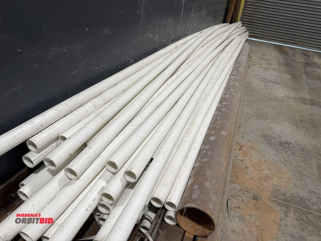 Lot 1-5647 - Lot of approx. (32) 20' x 2" Schedule 40 PVC pipe.