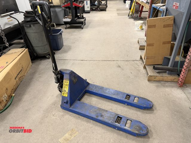 Lot 1-2082 - (1) Work Smart 5500 lb. capacity hydraulic pallet jack, in working condition.