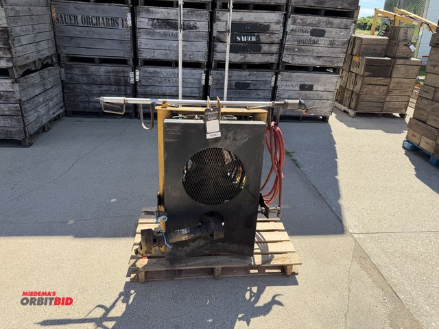 Lot 1-102547 - (1) Miabo 3PT PTO driven air compressor with (3) pruning guns, model X-13, 8 HP