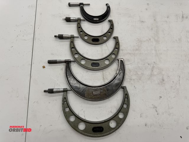 Lot 1-6112 - Lot of 5 various micrometers, includes (1) Mitutoyo 8" - 9", (1) Lufkin 7" - 8", (1) Mitutoyo 6" - 7...