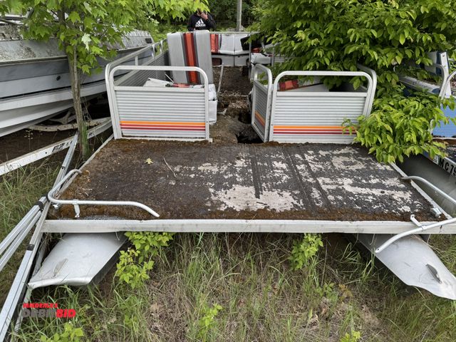 Lot 1-6619 - (1) Safari 22' pontoon boat, for parts or repair only, no trailer, severe weather damage, Hull ID #D...