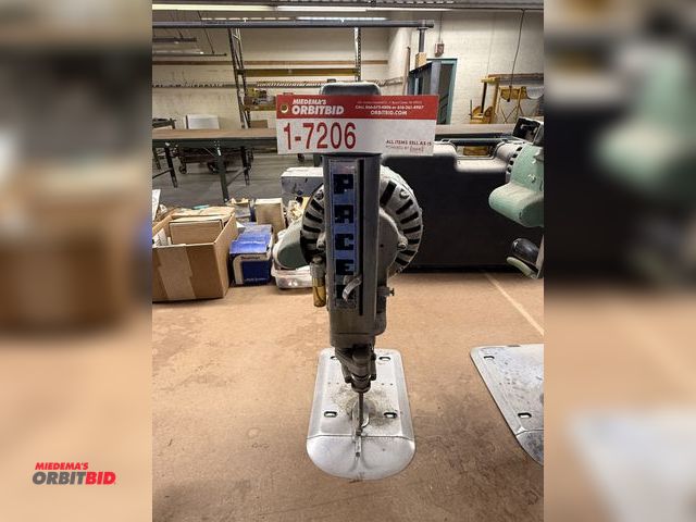 Lot 1-7206 - Lot Of (2) Wolf Pacer Fabric Cutter 110V, 3600 (Rpm) 2 Amps, 1/4 Hp, 60 Cycle