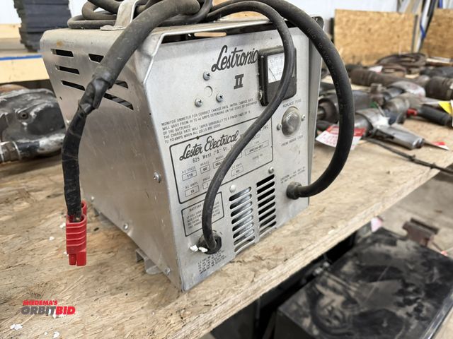 Lot 1-1364 - (1) Lestronic II 24V battery charger, 115V single phase input, 40 DC amps, model 24LC40-8ET, S/N 2-9...