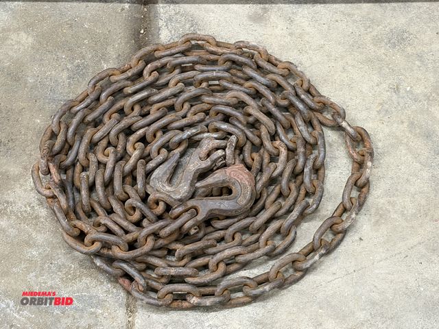 Lot 1-1388 - (1) approx. 15' long heavy duty chain with 3/8" hooks on either side.