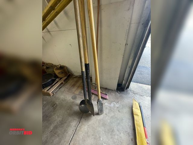 Lot 1-6102 - Lot of (3) telephone pole digging tools, includes tamper (approx. 9' long), spade shovel (11'), and ...