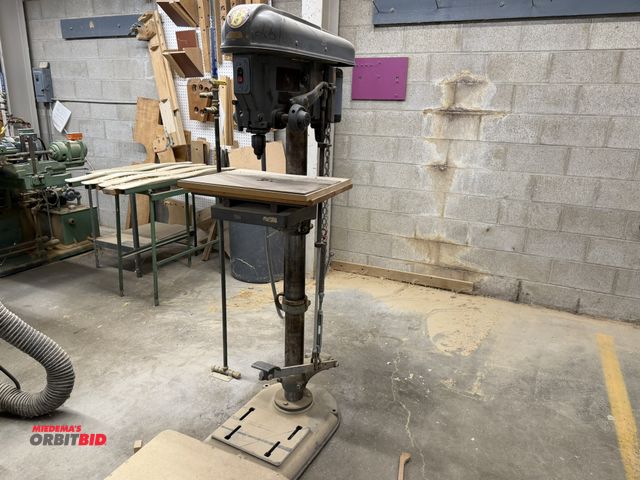 Lot 1-16220 - (1) Delta, Cat #17-600, drill press, S/N 1291252, with 1/2" capacity foot lever controlled chuck, 18...
