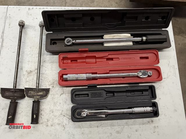 Lot 1-6135 - Lot including (1) 3/8" drive, 10-80 foot pound torque wrench with plastic case, (1) Proto 10-80 foot...