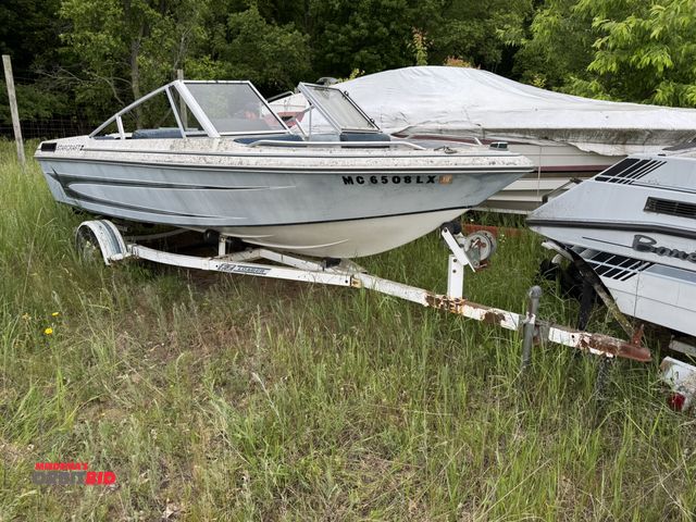 Lot 1-6638 - (1) StarCraft 16' open bow speed boat, for parts or repair only, 2.5 liter engine, outdrive, Hull ID...