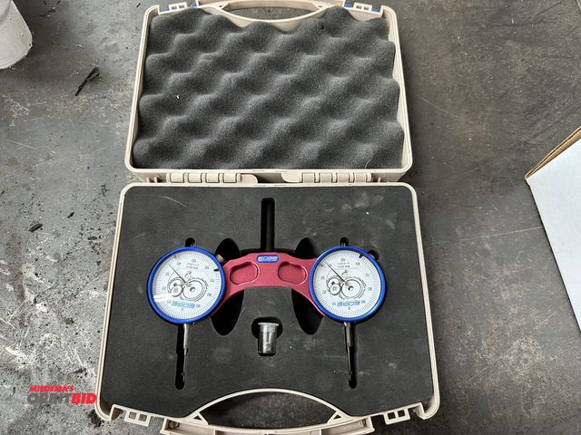 Lot 1-513 - (1) Edge Technology Mini Pro Tram system with 1/4" shank, model 11-1000, for tramming heads of a mil...