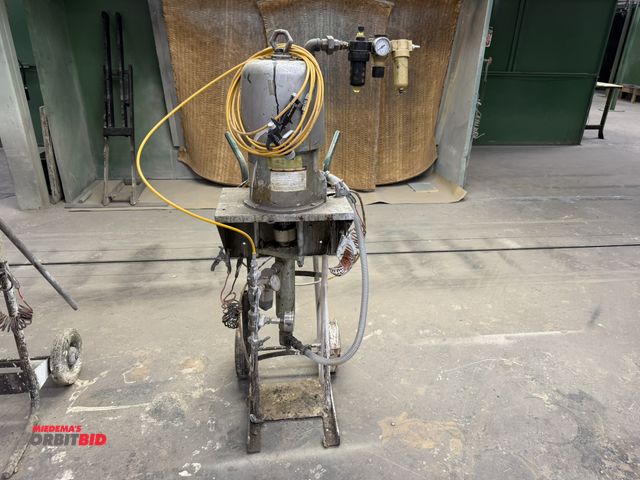 Lot 1-17243 - (1) Graco Bulldog airless paint sprayer with a cart, working condition unknown, no other info availa...