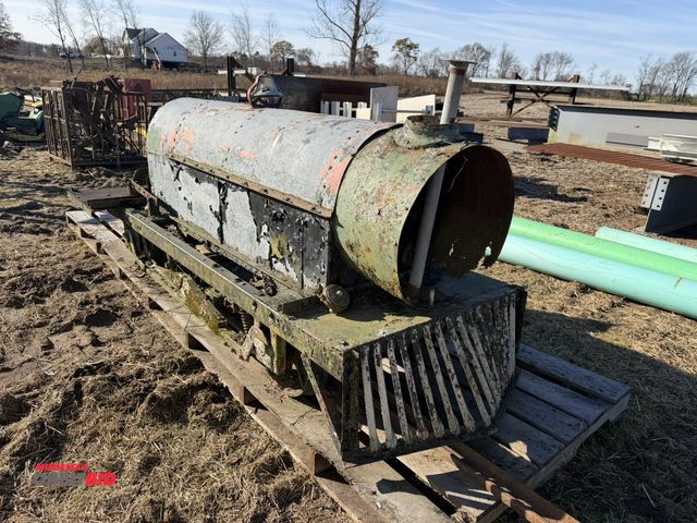 Lot 1-2927 - (1) vintage railroad engine/car, 4 cylinder gas engine, approx. 9' long, chain style drive, for part...