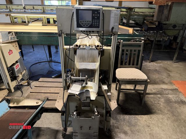 Lot 1-102510 - (1) Yakima bagger with updated box, semi automatic bagger, air dump