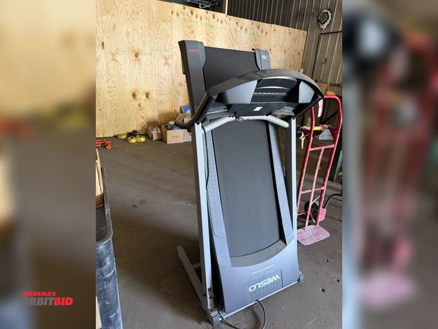 Lot 1-13163 - (1) Weslo Cadence G5.9i  folding treadmill.