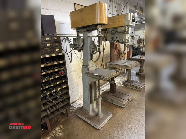 Lot 1-6259 - (1) vintage Gosiger tapping and drilling machine, 120V, single phase, 1/2 HP electric motor, 13" x 1...