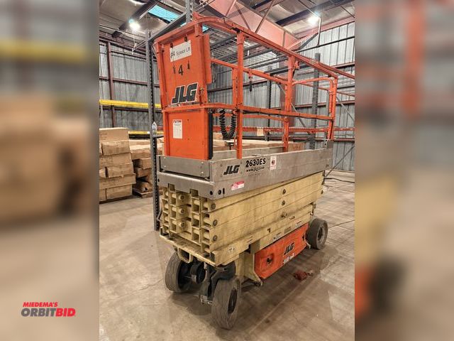 Lot 1-7288 - (2014) Jlg 2630 Es Scissor Lift 800 Lb. Max. Capacity 24 V.D.C 25.4 Ft. 2.75M, 25.4 Ft 7.75M S/N. 02...