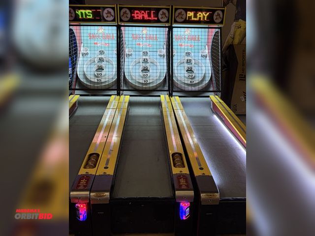 Lot 1-11194 - (1) Bay Tek Ski Ball Machine, LED score readout, in working condition. Includes balls. Winning bidde...