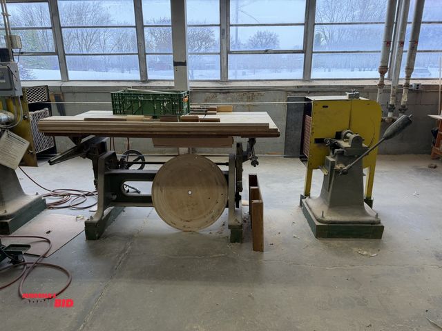 Lot 1-16191 - (1) commercial mould sander with 20" diameter x 8" wide belt wheels, Toshiba, model VF-S15, speed co...