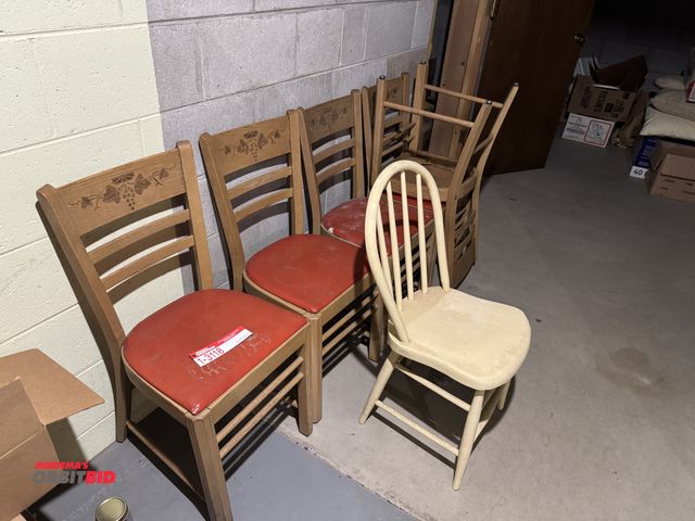 Lot 1-3118 - Lot of assorted chairs and glass jars