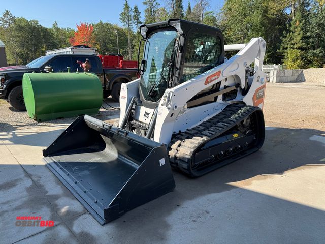Lot 1-12050 - 2023 Bobcat T770 Skid Steer Rubber Track