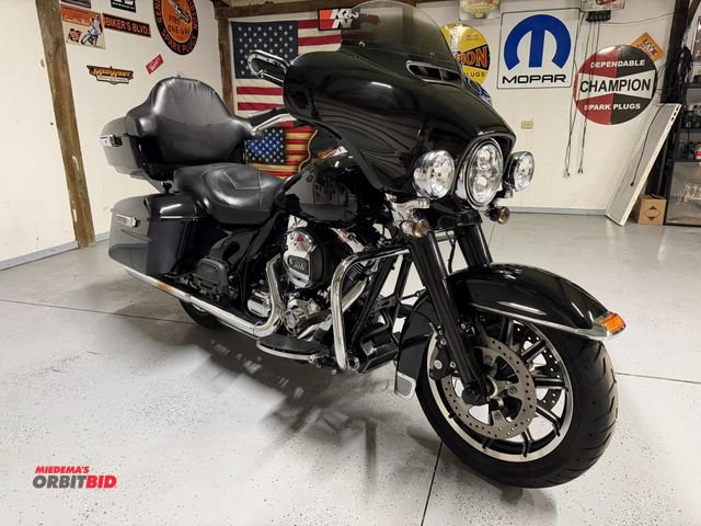 Lot 1-8101 - 2015 Harley Davidson FLHTP Motorcycle (1) full dresser Police Motorcycle, 103 cubic inch, high outpu...