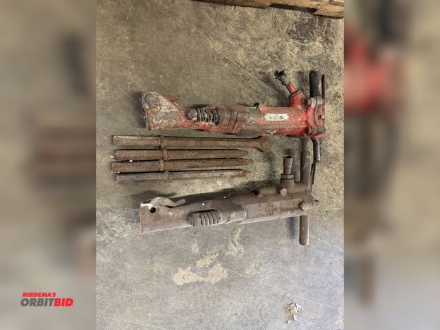 Lot 1-14232 - Lot of 2 pneumatic jack hammers, (1) Kent Air, model 125S, and (1) model B8 pneumatic jack hammer wi...