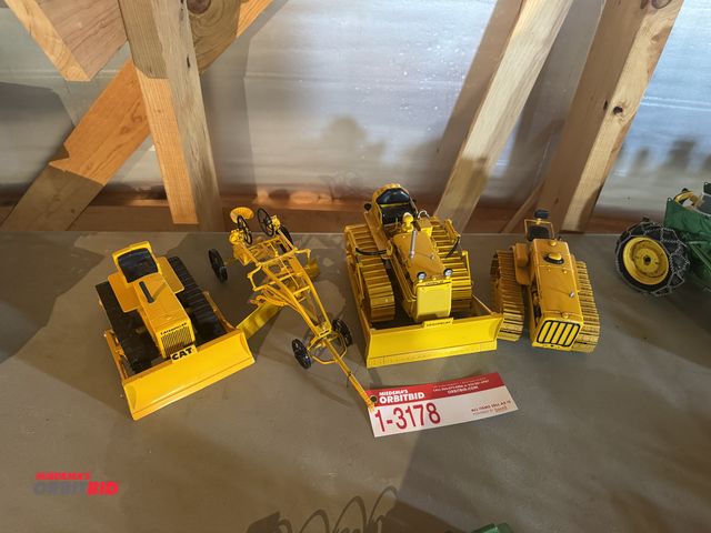 Lot 1-3178 - (3) Caterpillar Die Cast Crawler Dozers, including; (1) model D6, (1) model D4, (1) model D2, and (1...