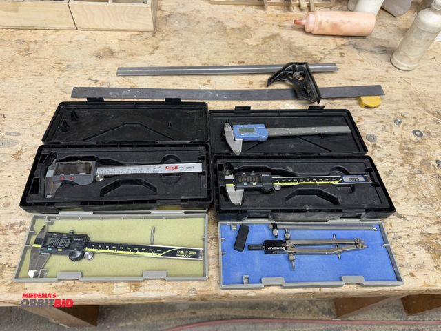 Lot 1-16636 - Lot of (3) Mitutoyo 6" digital calipers, and (1) SPI 6" digital caliper, for parts or repair, (1) St...