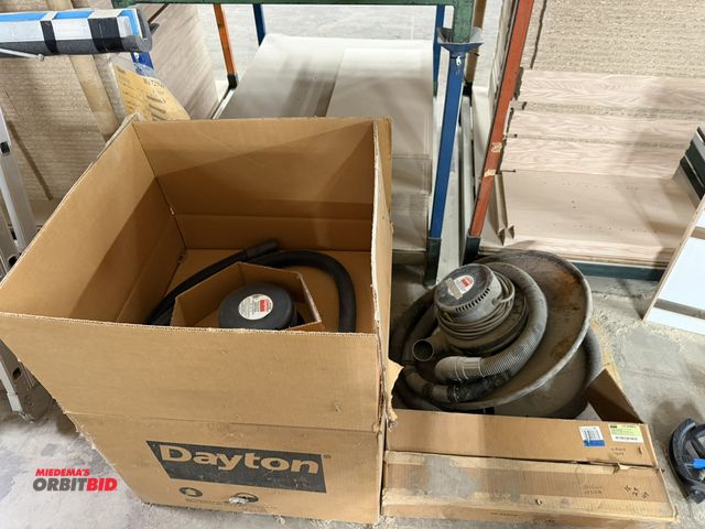 Lot 1-16672 - (1) new Dayton, model 4YE60, wet/dry vacuum, 55 gallon drum attachment with hose, appears new in box...