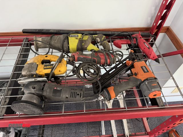 Lot 1-18665 - Lot of assorted power tools, includes (1) Porter Cable 6" orbit polisher, model 7424XP, (1) DeWalt j...