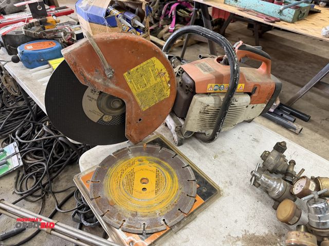 Lot 1-1428 - (1) Stihl, model TS400, gas powered 14" concrete saw, engine pulls through and has compression, work...