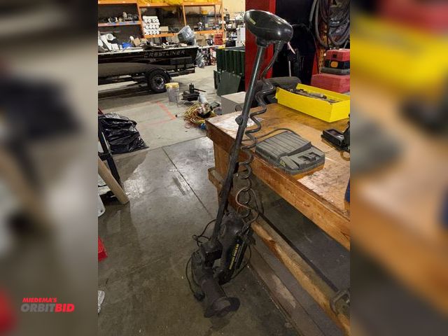 Lot 1-18727 - (1) Minn Kota 12V trolling motor with power drive unit and foot control, head unit is missing contro...