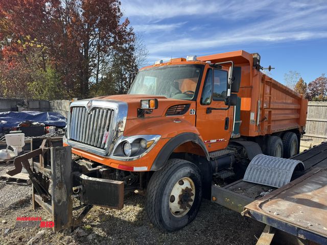 Lot 1-15916 - 2010 International 7600SBA6x4 Dump Truck underbelly plow, tandem axle, 64,000 lb. GVWR, Allison push...